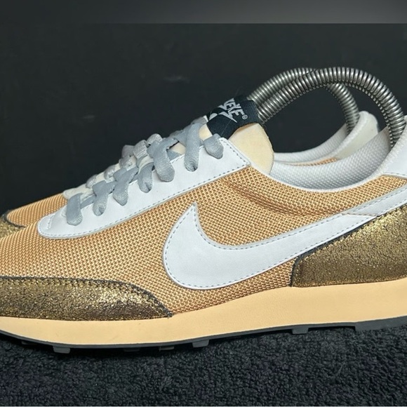 Nike Ladies Daybreak Sneakers - Picture 2 of 2